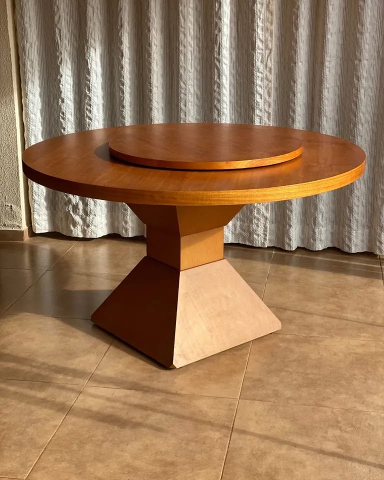 Mesa de Comedor con Tampo Giratorio